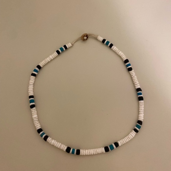 Beachy blue, white and black necklace - Picture 1 of 3